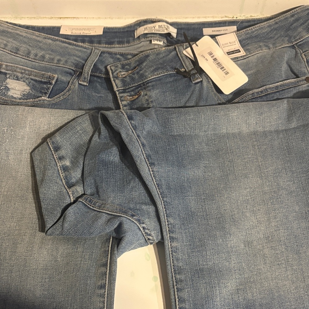 Judy Blue Light Wash Skinny Jeans